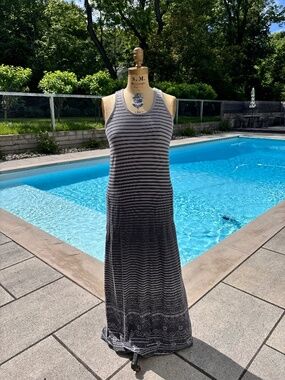 Athleta Grey & White Maxi Dress Size Small